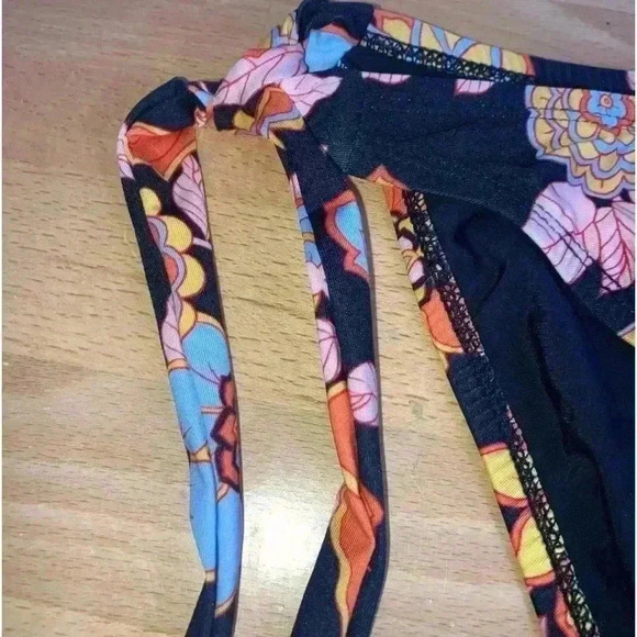 NEW Modcloth Side Tied Floral Bikini Bottom Size XS - Picture 5 of 8